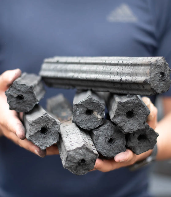 Vuur & Rook Roasted Sawdust Hexagon Charcoal Briketten Tubes 10 kg